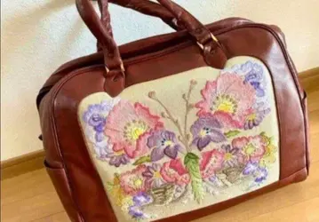 자수 여행 가방