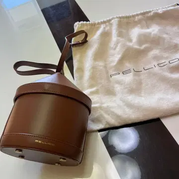 PELLICO 브라운 가죽 숄더백