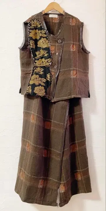 리메이크 1점 울 체크 베스트 & 롱 스커트 셋업 개성적