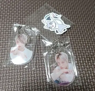 김재중 RE:VERIE 가챠 키링 2개 세트 스티커 포함