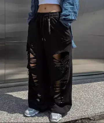 A'GEM/9 x .kom .KOM 체인 부착 데미지 스웨트 팬츠