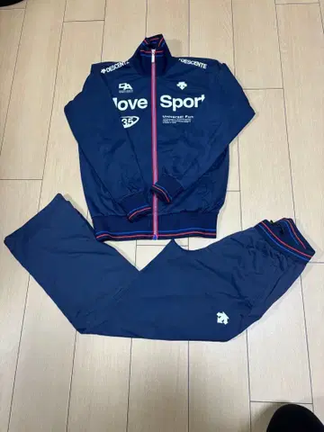 MOVE SPORTS 저리 상하의 세트 데상트