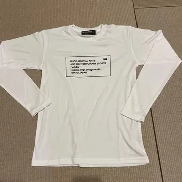 리버설 긴팔 T셔츠 S 사이즈