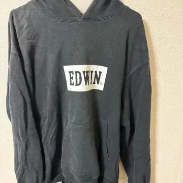 EDWIN 블랙 후드티 프론트 포켓 부착