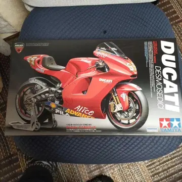 DUCATI DESMOSEDICI 1/12 프라모델