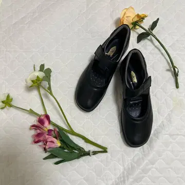 [ 새상품 미사용 ] 아모라 AMORA 탈착식 스트랩 슈즈