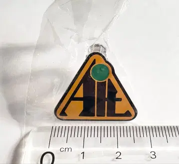 철갑기 미카즈키 로고 핀 배지