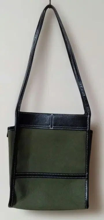 LA BAGAGERIE 캔버스 올리브 그린 숄더백