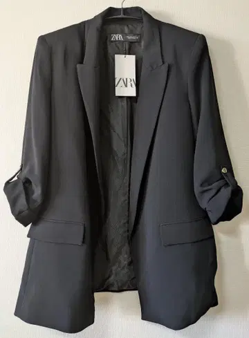 새상품 ZARA 롤업 슬리브 자켓 어깨 패드 블랙