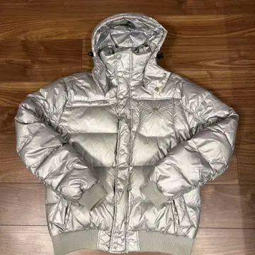 실버 후드 부착 다운 자켓 에너지