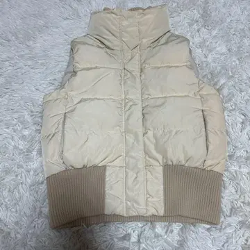 [ 새상품급 ] theory 다운 베스트 아이보리 사이즈 2