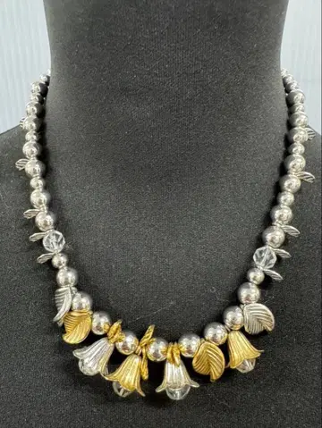 리프와 벨 모티브 목걸이