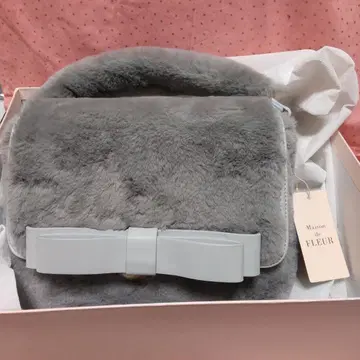 메종 드 플뢰르 maisondeFLEUR 더블 리본 퍼 플랩 백