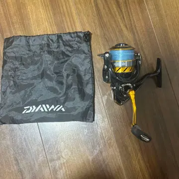 다이와 스피닝 릴 레브로스 3000 수납 봉투 포함
