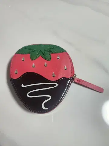 Kate Spade 딸기 모양 코인 케이스