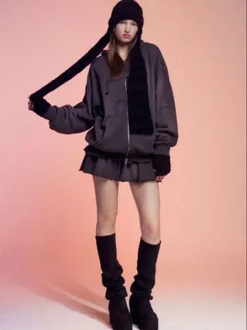 EMODA 쉐이빙 오버 지퍼 후디 & 미니 스커트 야마모토 미카냥