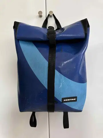 FREITAG 파랑 롤탑 백팩