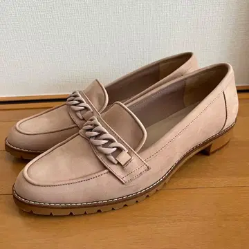 새상품급 다이애나 DIANA 비트 로퍼 23.5 핑크 체인