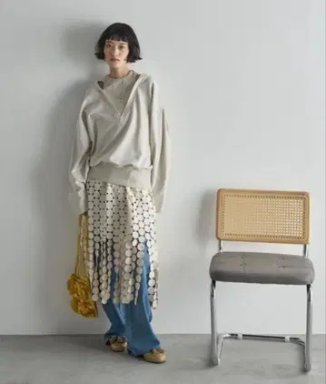 THE YOn 자수 서클 패턴 레이스 스커트