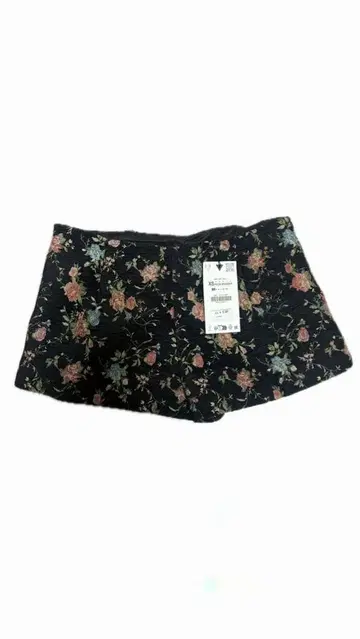 미사용 새상품 ZARA 숏팬츠 꽃무늬 XS