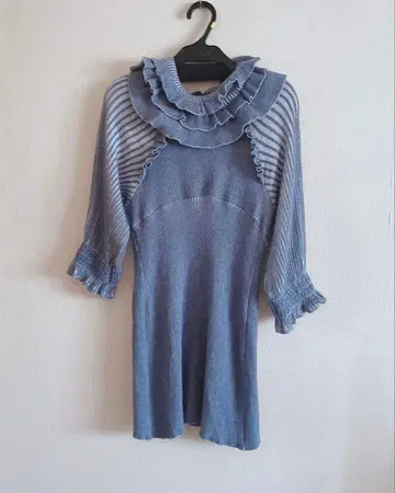 오토나시움 프릴 니트 원피스