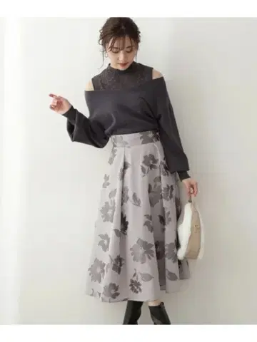 새상품! PROPORTION 컷 자카드 턱 스커트