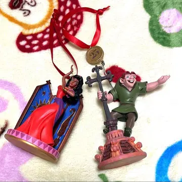 디즈니 스토어 노트르담의 곱추 오너먼트