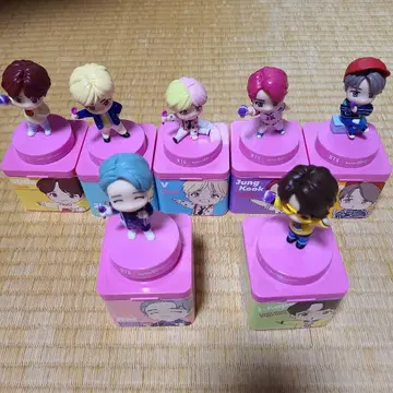 BTS 서른하나 콜라보 피규어