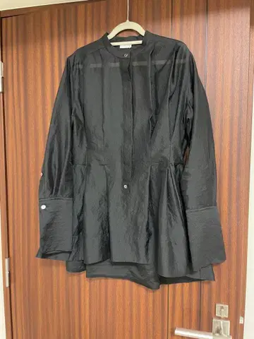 에스트네이션에서 구매한 라무의 블라우스