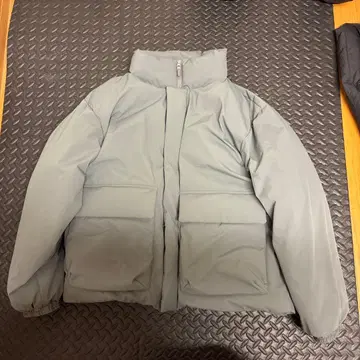 GU 그레이 다운 자켓 프론트 지퍼