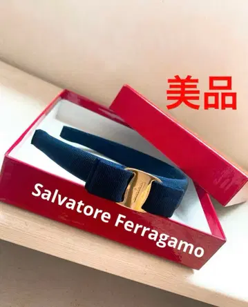 [ 새상품급 ] 페라가모 머리띠 헤어밴드 네이비 x 골드 바라 리본