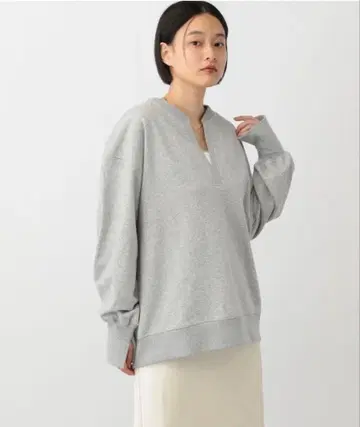 새상품 키넥 울풀오버 A part by 아파트바이 맨투맨