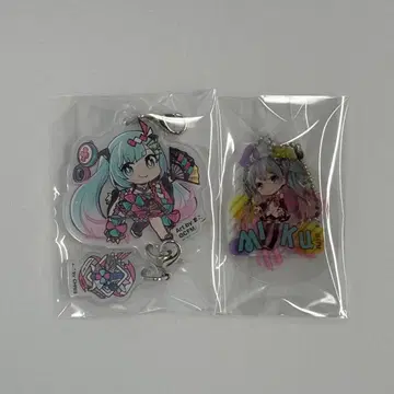 하츠네 미쿠 아크릴 키링 2개 묶음 판매