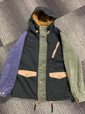 멀티 컬러 보아 플리스 라이닝 마운틴 후드티 XL