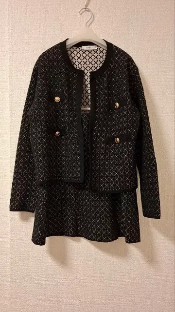 ZARA 니트 셋업 블랙/화이트 최종 가격 인하