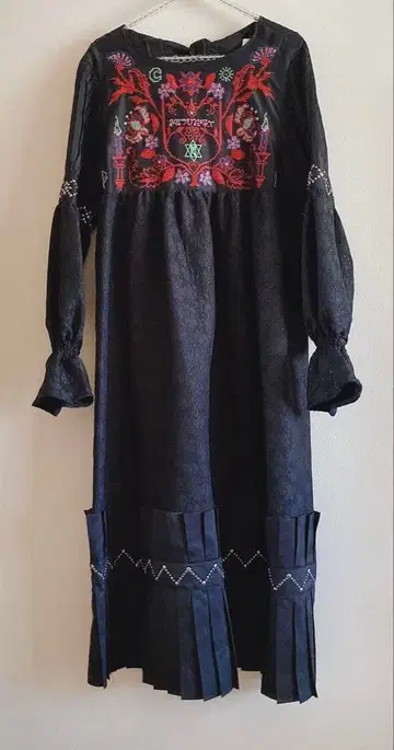 rurumu:21AW witch altar cross stitch OP