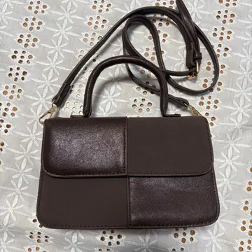다크 브라운 숄더백