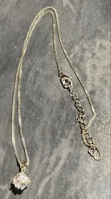 다이아몬드 컷 크리스탈 목걸이 반짝반짝