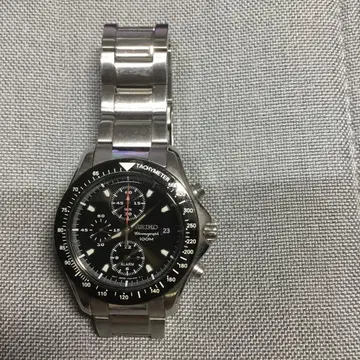SEIKO 크로노그래프 블랙 다이얼 100m 방수