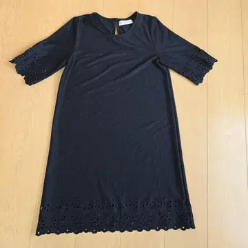 유나이티드 애로우즈 블랙 원피스