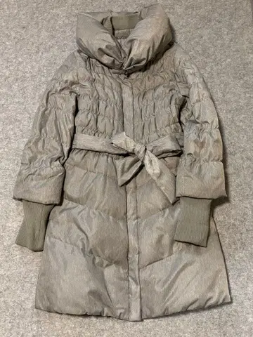 Lugiva 볼륨 옷깃 다운 코트 벨트 포함 그레이