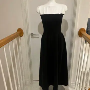 아푸와이저 리셰 슬리브리스 리브 맥시 원피스