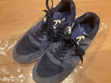 화이트 마운티니어링 써코니 콜라보 스니커즈 블루