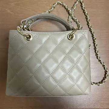 [새상품] AULENTTI 퀼팅 체인 숄더백