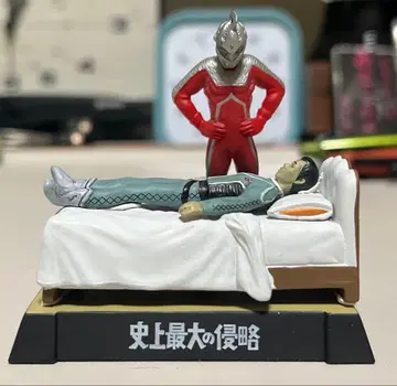 울트라 괴수 명감 사상 최대의 침략 세븐 상사