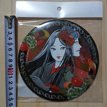 이토 준지 기모노 토미에 BIG 캔뱃지 산리오 키티