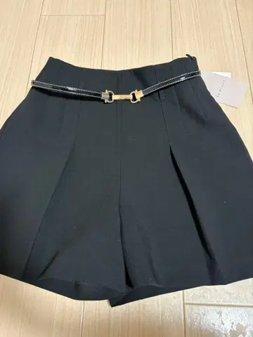 안미르 숏 빵 블랙