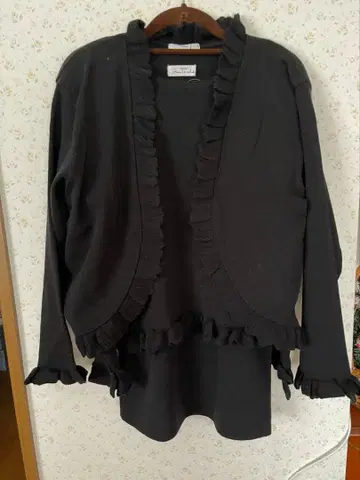 미사용품 블랙 프릴 셋업