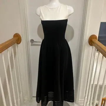 FRAY I.D 슬리브리스 니트 원피스 화이트/블랙