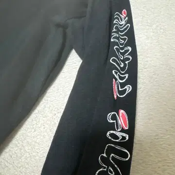 블랙 긴팔 셔츠 로고